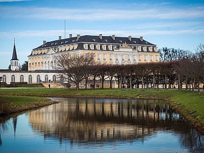 Symbolbild: Brühl - Dawel Rechtsanwälte | Ihre Rechtsanwälte für Wirtschaftsrecht, Familienrecht, Vertragsrecht, Arbeitsrecht, Sozialrecht und mehr.