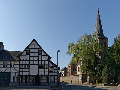 Symbolbild: Elsdorf - Dawel Rechtsanwälte | Ihre Rechtsanwälte für Wirtschaftsrecht, Familienrecht, Vertragsrecht, Arbeitsrecht, Sozialrecht und mehr.